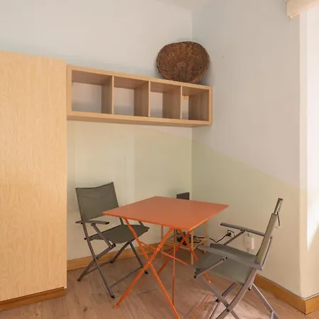 Comfort Center Location Daily Flower Food&fruit Market Near Ferries And Portovenere Bus Flexible Space With Adjacent Unit 라스페치아