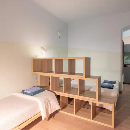 Comfort Center Location Daily Flower Food&fruit Market Near Ferries And Portovenere Bus Flexible Space With Adjacent Unit Apartment